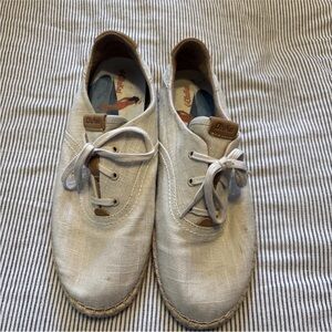OluKai Men's Light Beige Linen Slip-On Sneakers size 11